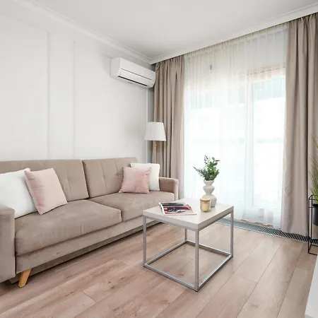 Mennica Apartment 4*
